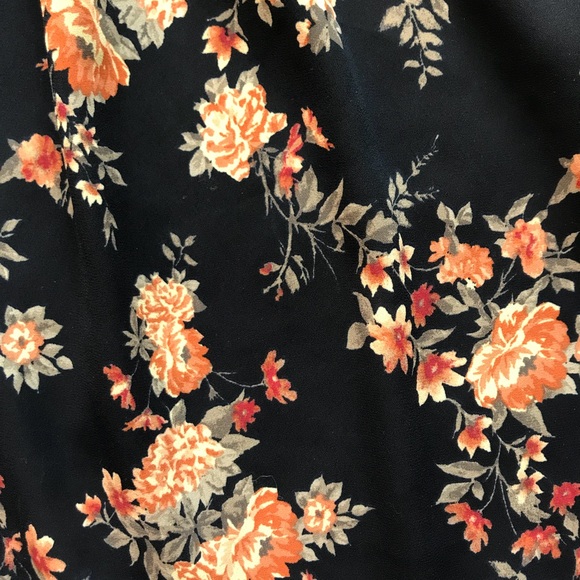 Floral Crop Top - Picture 3 of 4